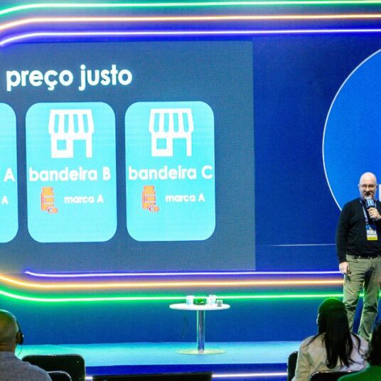 Painel debate como adaptar operação da farmácia ao cenário fiscal